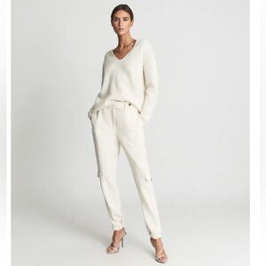 Reiss Lana Petite Twill Cargo Trousers Crème